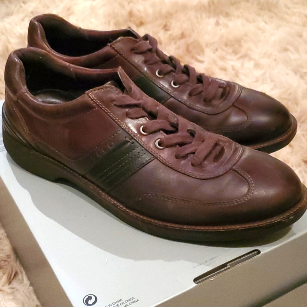 Ecco men's shoes.  Size 43 European.  10 US